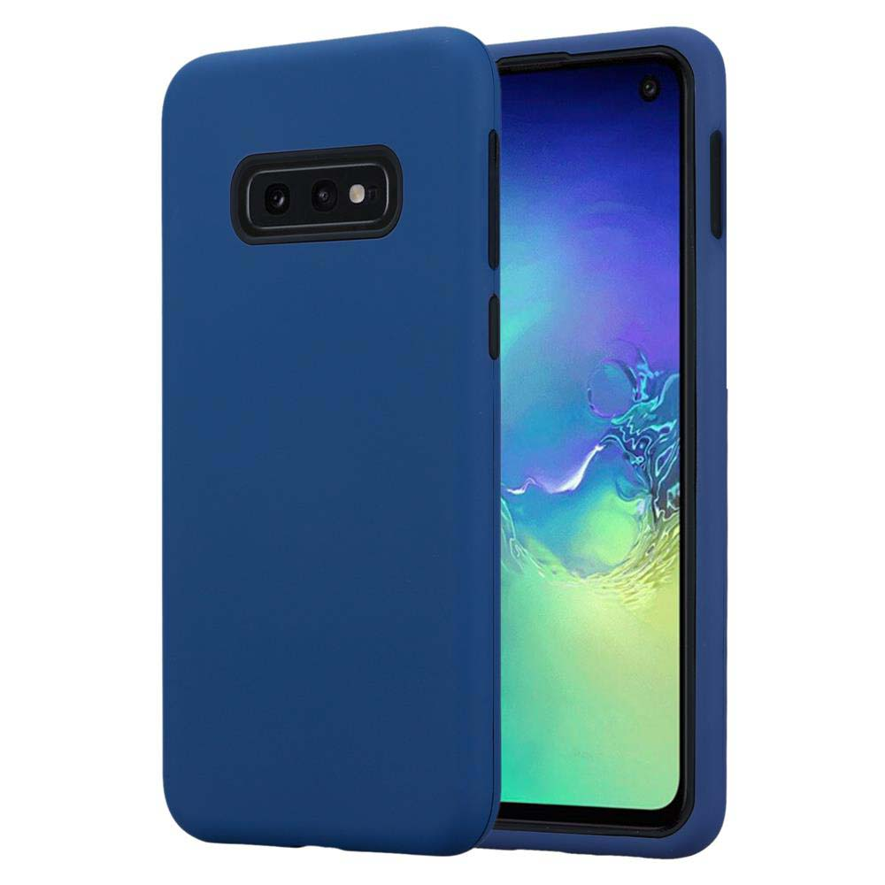 Blaue Handyhülle mit Telefon im Inneren. Das Telefon ist von vorne sichtbar.