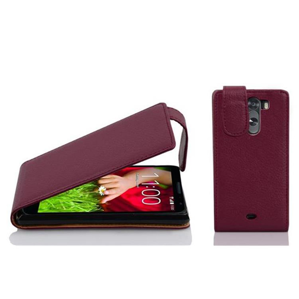 Un étui de téléphone bordeaux ouvert sur un téléphone, sur fond blanc. Le téléphone affiche 11h00.