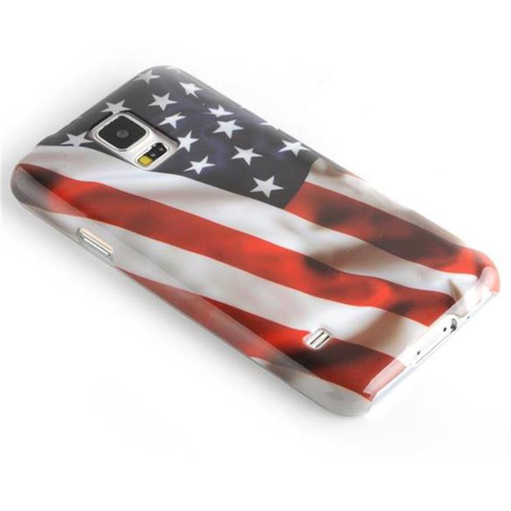 Una custodia per telefono con la bandiera americana, su una superficie bianca.