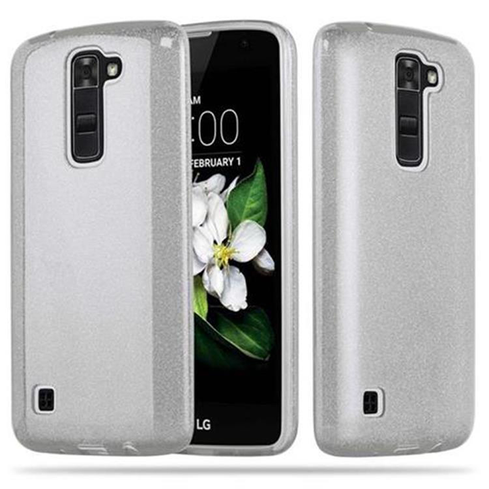 Dos fundas para teléfono, una en el teléfono y otra separada. La funda es plateada. El teléfono es negro con una flor blanca.
