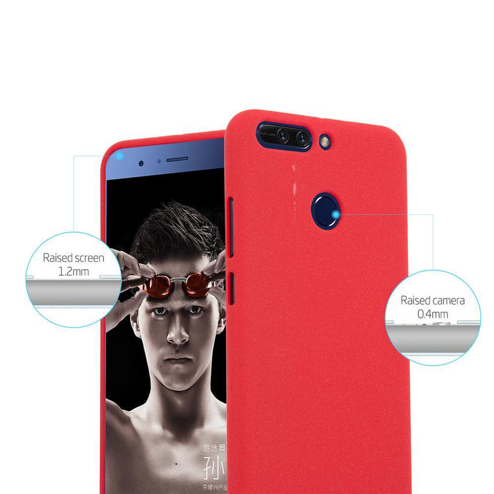 Una custodia rossa per telefono con schermo e fotocamera rialzati. Una persona con gli occhiali si riflette sullo schermo.