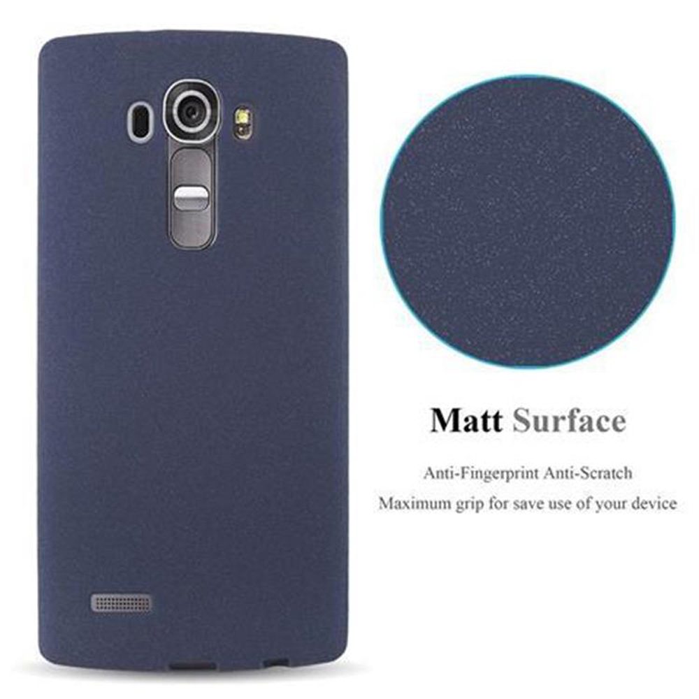 Funda de teléfono azul oscuro con cámara y área circular texturizada con fondo negro.