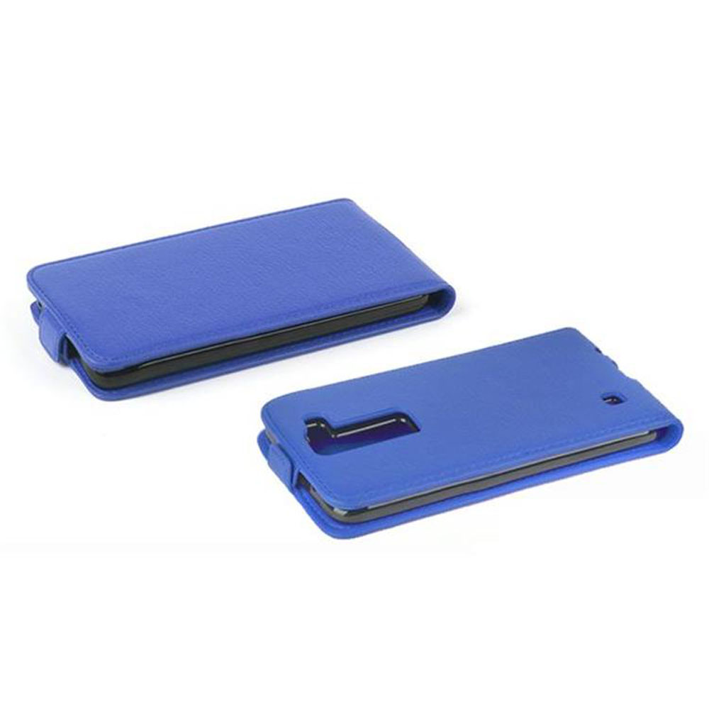 Due custodie per telefono blu. Una ha un telefono dentro.