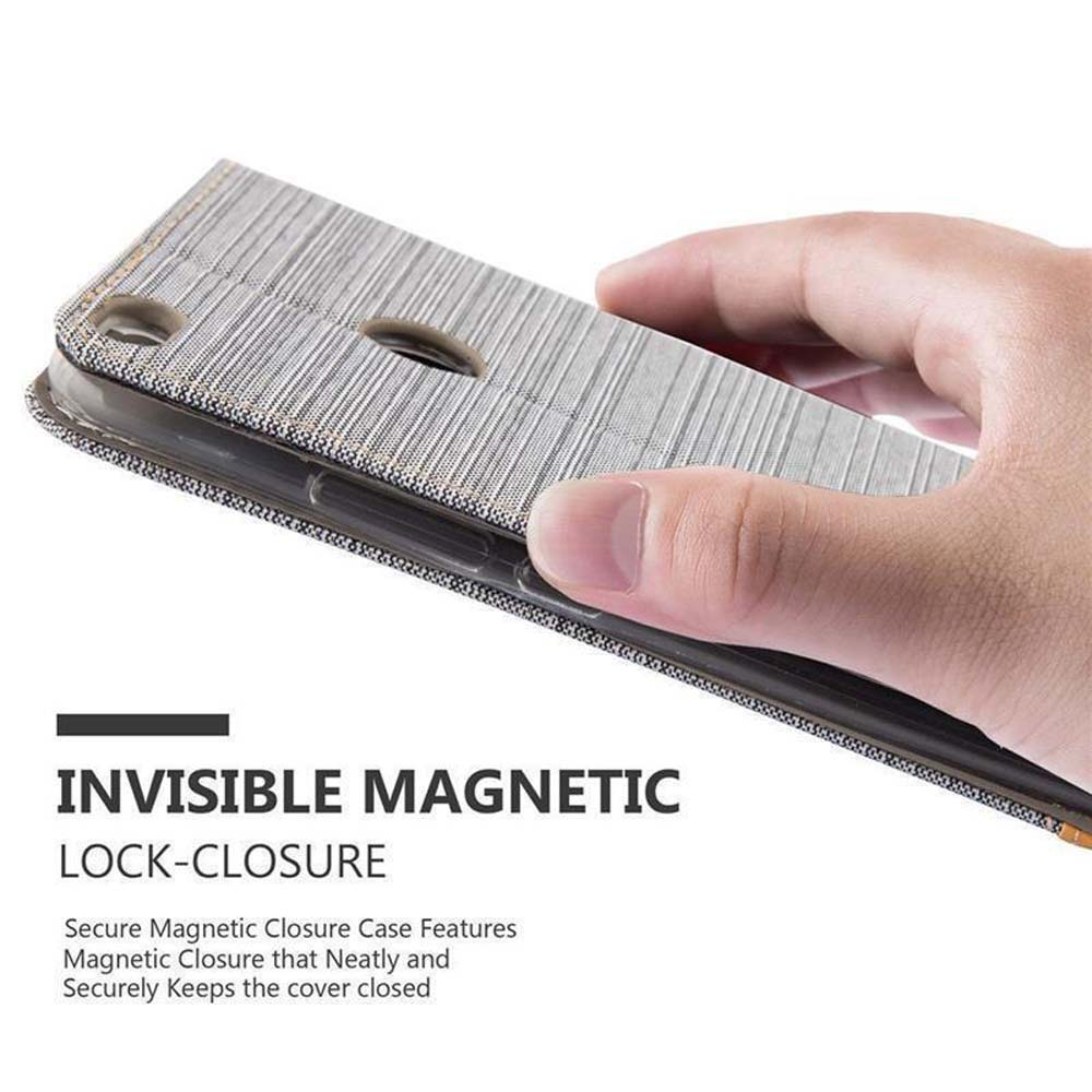Una mano che tiene una custodia per telefono con chiusura magnetica. La custodia è grigia e ha un motivo strutturato.