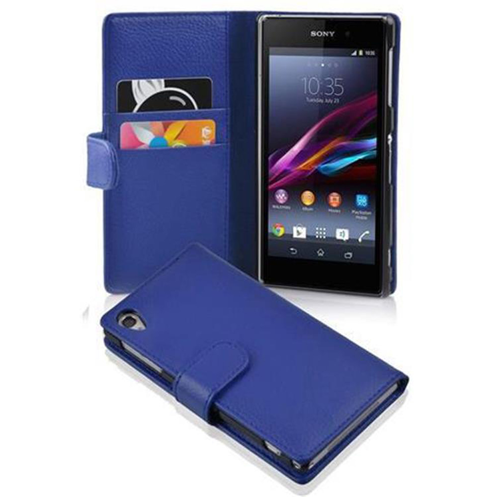 Funda de teléfono de cuero azul con teléfono dentro. La funda tiene tarjetas y está abierta en blanco.