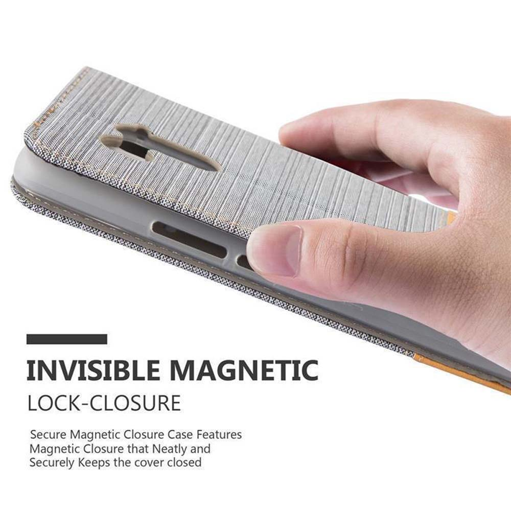 Hand hält eine Handyhülle mit magnetischem Verschluss. Die Hülle ist grau und hat ein strukturiertes Design.