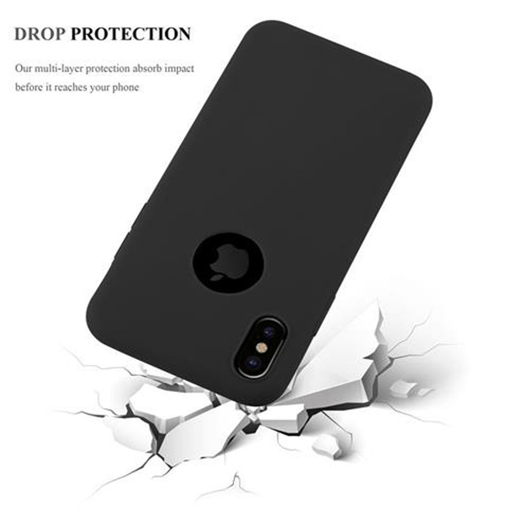 Schwarze Handyhülle mit Telefon darin, das auf zerbrochenen Beton fällt.
