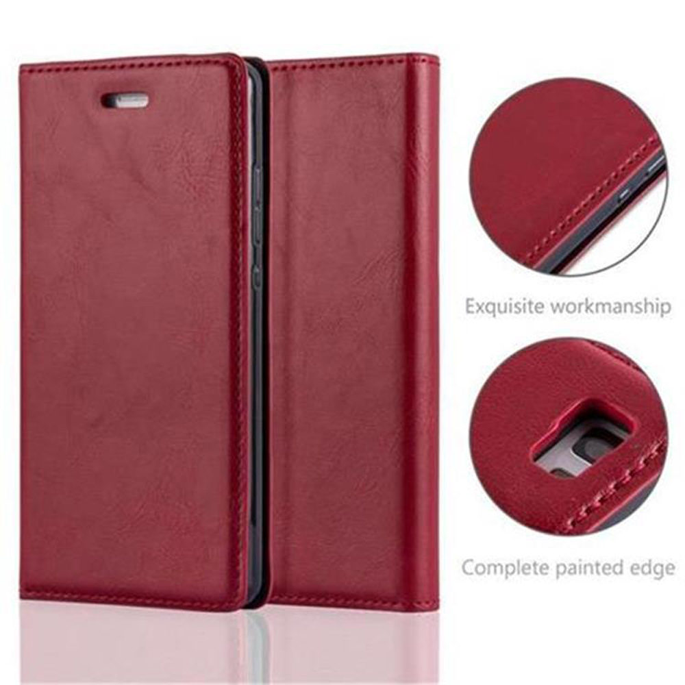 Dos fundas rojas para teléfono, una abierta y otra cerrada. Primeros planos muestran detalles de la artesanía y bordes pintados.