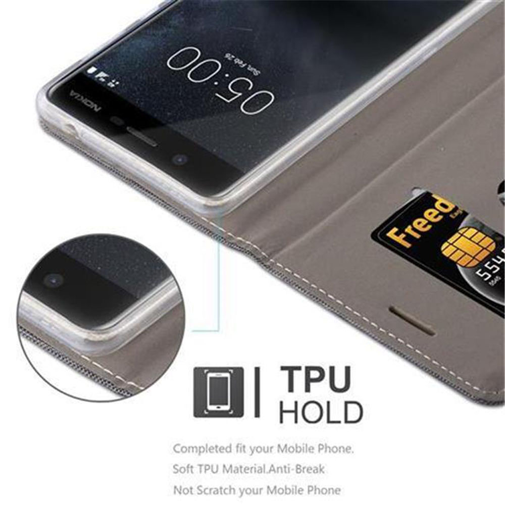 Una custodia grigia per telefono con un telefono all'interno. Il telefono mostra l'ora e una carta.