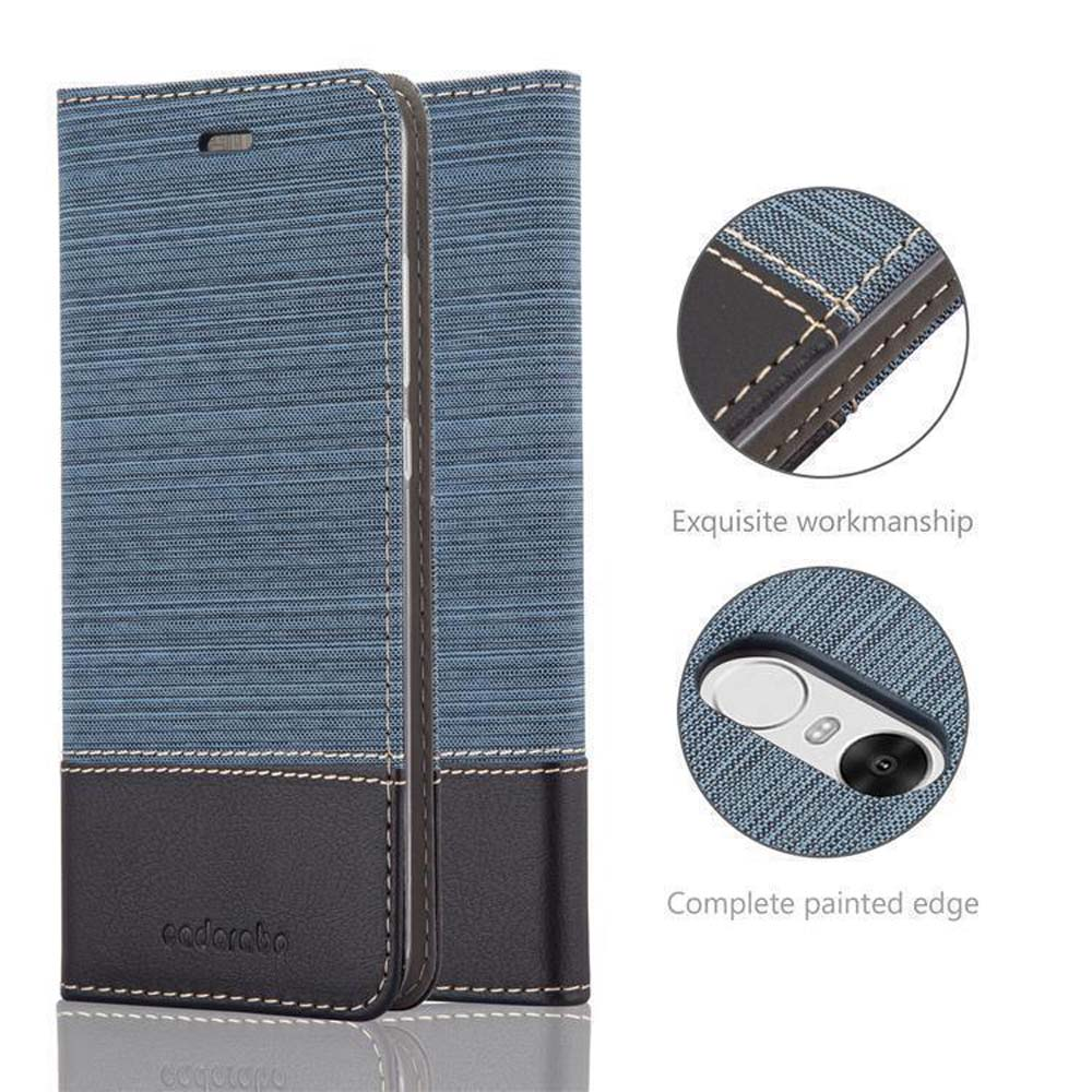 Blaue Jeans-Handyhülle mit schwarzen Lederakzenten. Die Hülle ist geschlossen und offen.