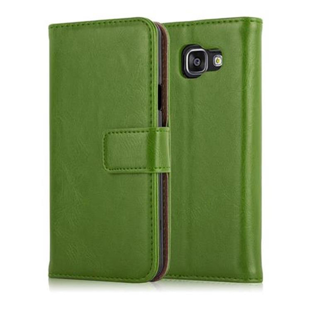 Funda de teléfono verde, abierta. La funda tiene un cierre y un recorte para la cámara. La funda está cerrada.