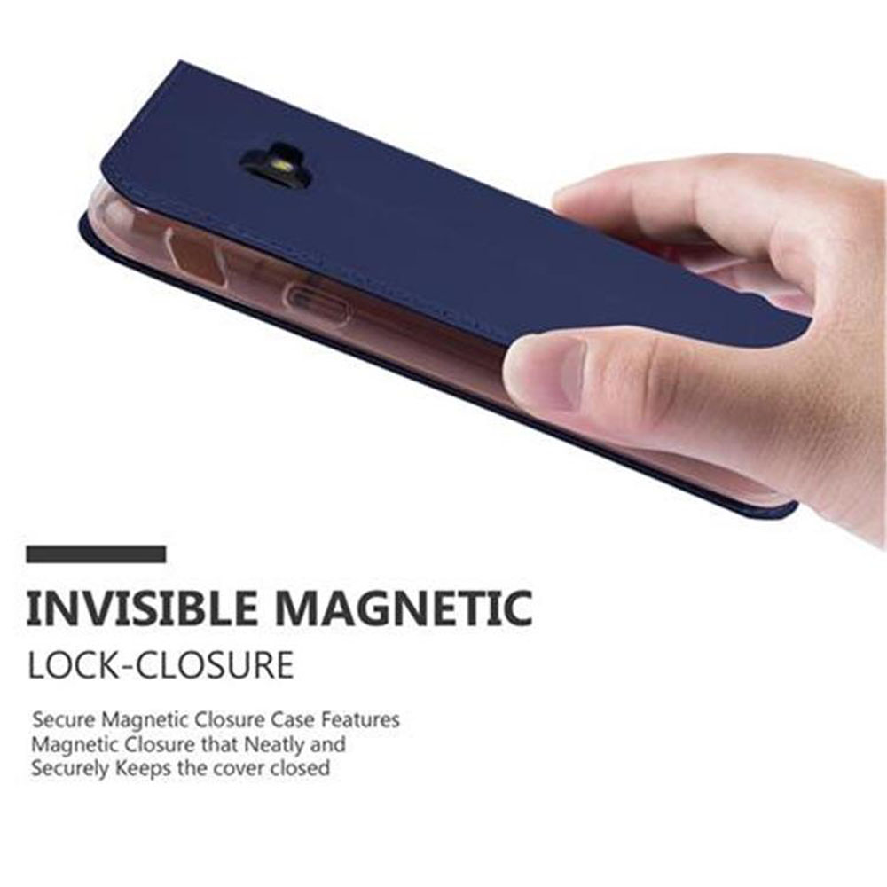 Custodia per telefono blu, aperta. Mano che la tiene. Testo: Chiusura magnetica invisibile.