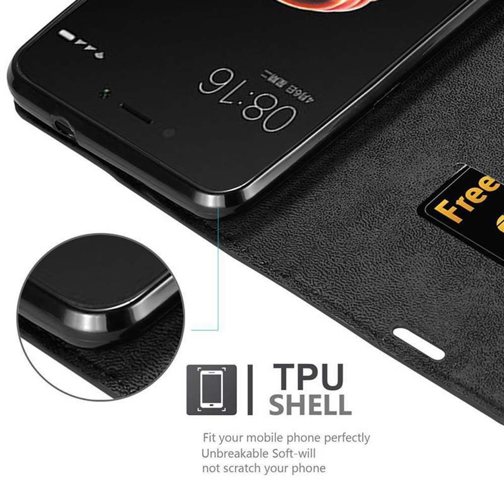 Telefono nero con custodia. La custodia ha uno slot per schede.