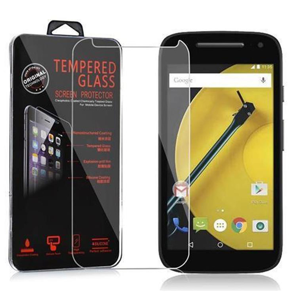 Telefono con protezione schermo in confezione. Telefono nero con interfaccia Google.
