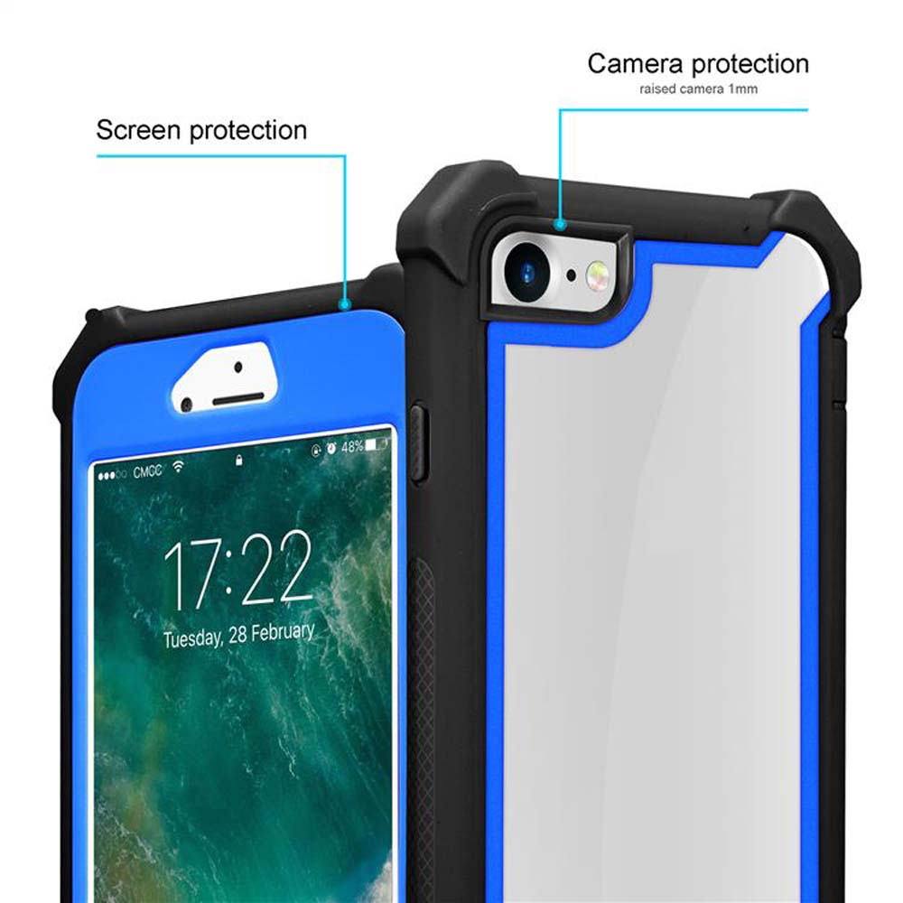 Ein Telefon in einer blau-schwarzen Hülle. Die Hülle schützt die Kamera und den Bildschirm. Das Telefon zeigt die Uhrzeit an.