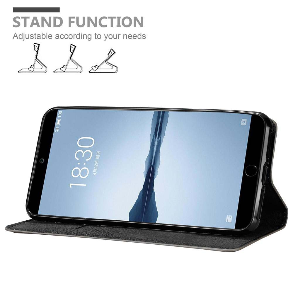 Telefon in einer Hülle, abgewinkelt. Der Bildschirm zeigt die Zeit an. Standfunktion ist oben gezeigt.