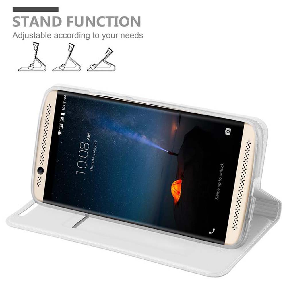 Eine offene Handyhülle mit einem Telefon darin, das den Bildschirm zeigt. Die Hülle wird von einem Ständer getragen.