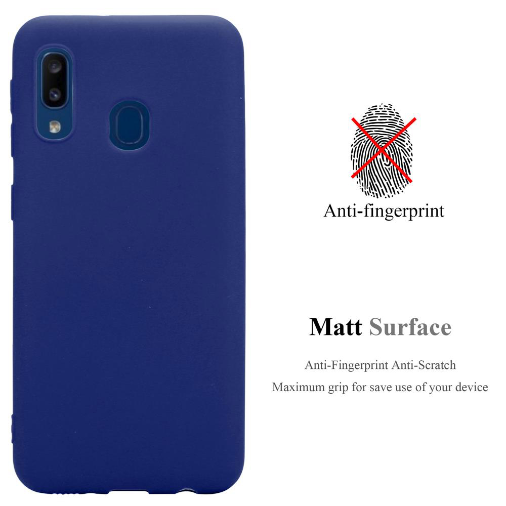 Eine blaue Handyhülle mit Anti-Fingerabdruck und matter Oberfläche wird auf weißem Hintergrund angezeigt.