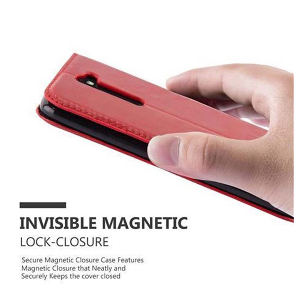 Mano sosteniendo una funda roja para teléfono, con el texto 'Cierre magnético invisible'.