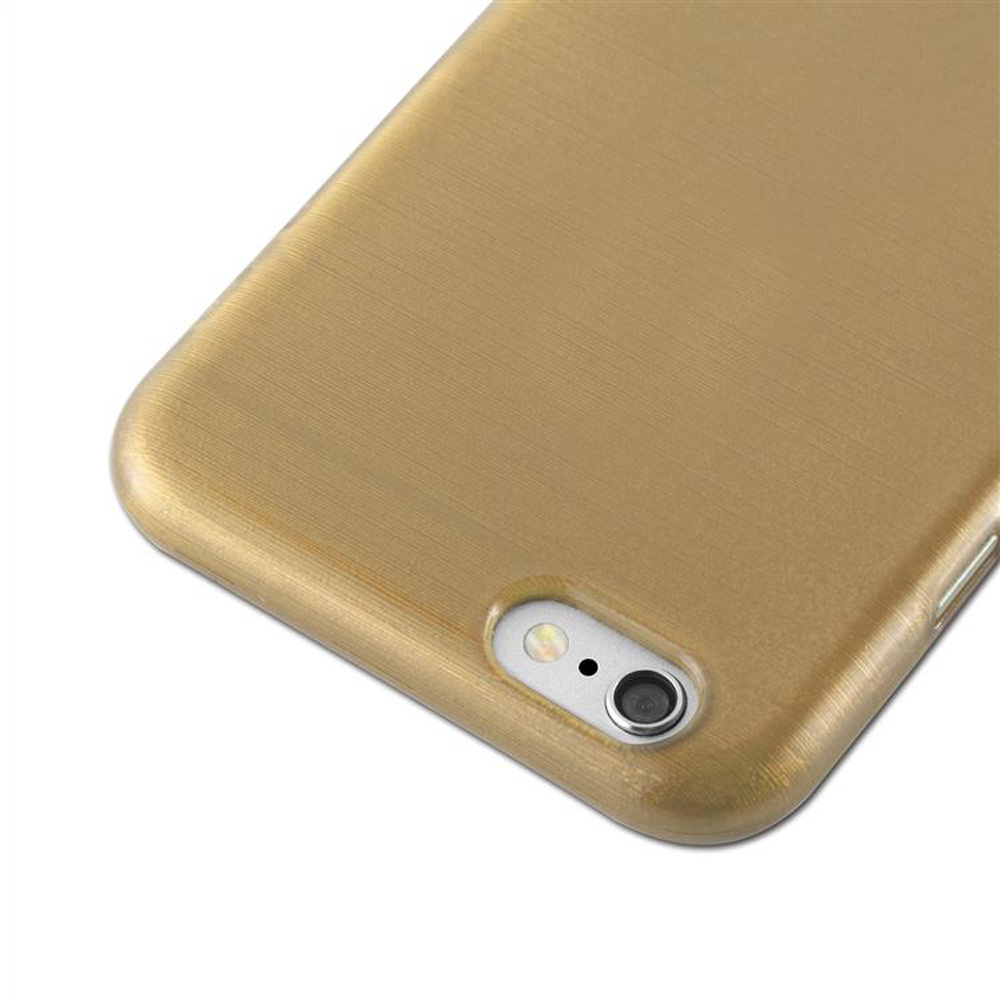 Funda dorada para teléfono con detalles de cámara y flash.