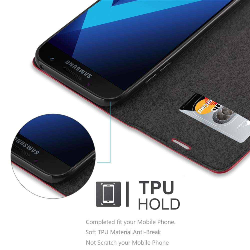Un telefono nero in una custodia rossa e nera, con uno slot per schede e una scheda.