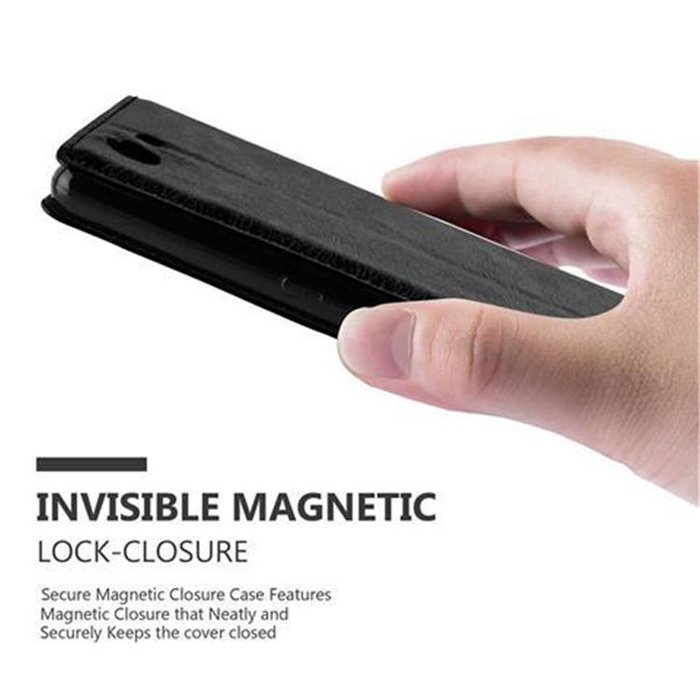 Mano sosteniendo una funda negra para teléfono, texto 'cierre magnético invisible' debajo.