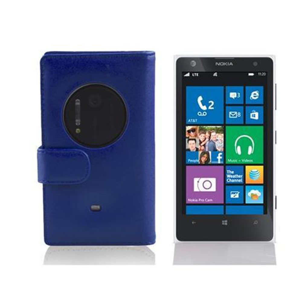 Una funda de teléfono de cuero azul y un teléfono inteligente con la pantalla encendida. La pantalla muestra iconos de aplicaciones.