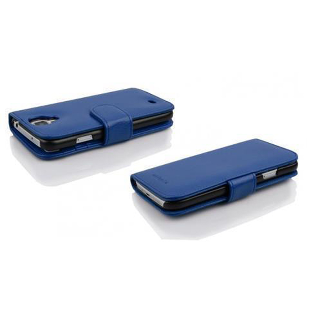 Due custodie blu per telefono. Sono chiuse, con chiusura a fibbia. Le custodie sono su una superficie bianca.