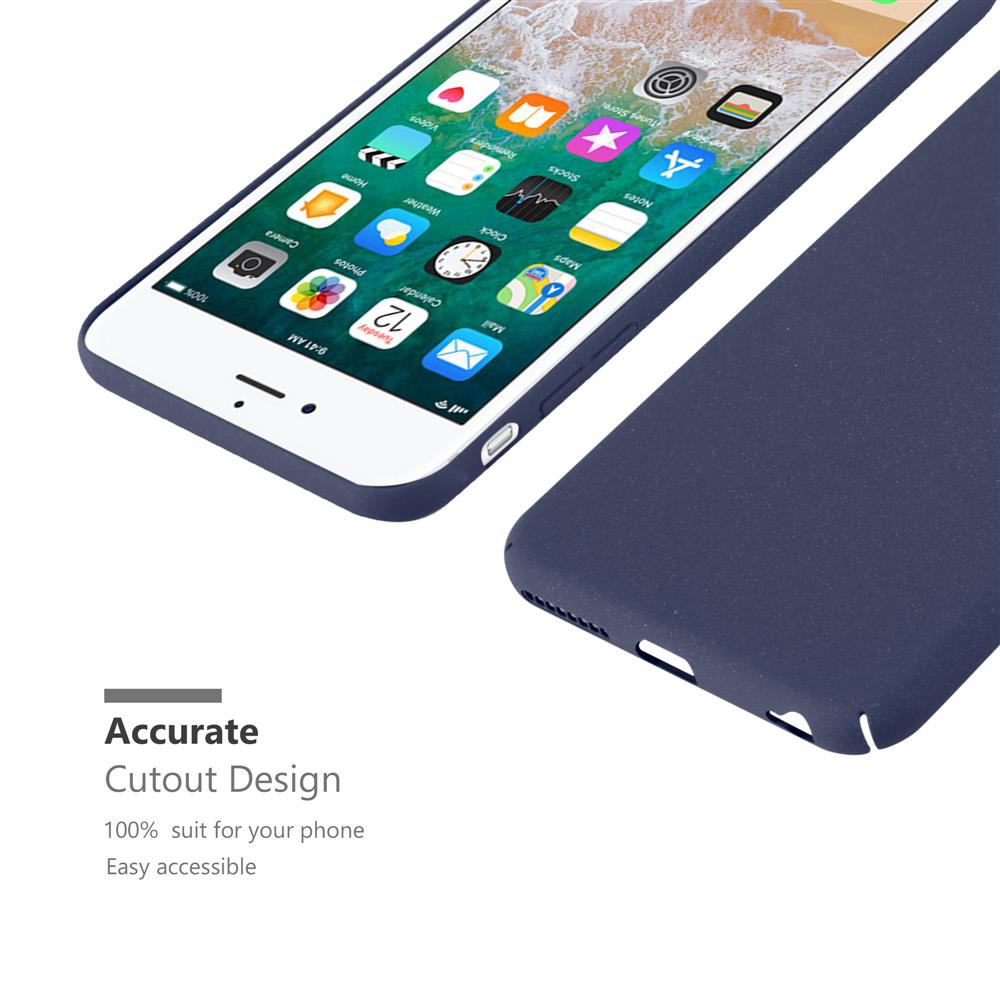 Weißes Telefon mit blauer Hülle. Die blaue Hülle bedeckt die Seite des Telefons. Text: 'Accurate Cutout Design'.