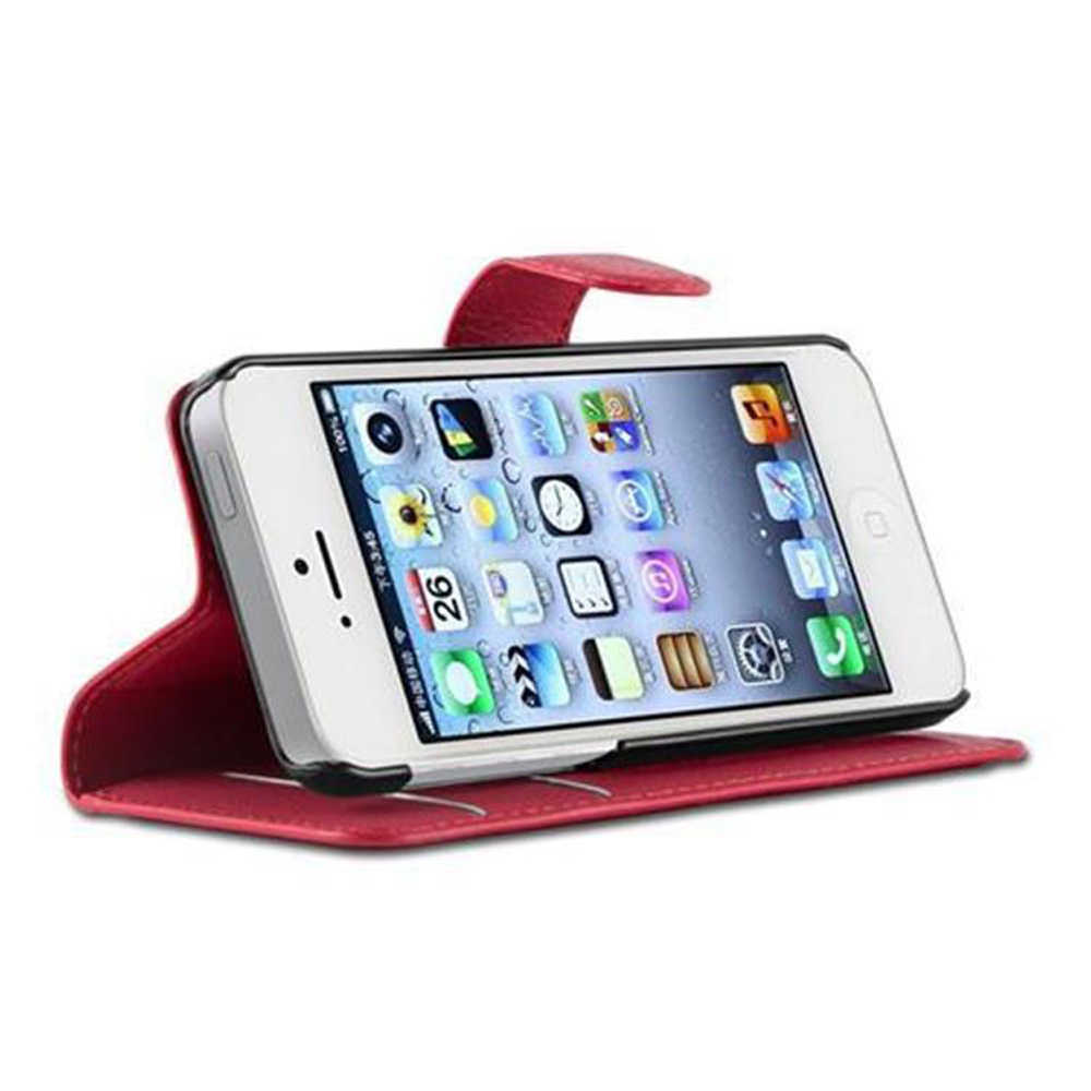 iPhone bianco in una custodia in pelle rossa, aperto, che mostra lo schermo del telefono.