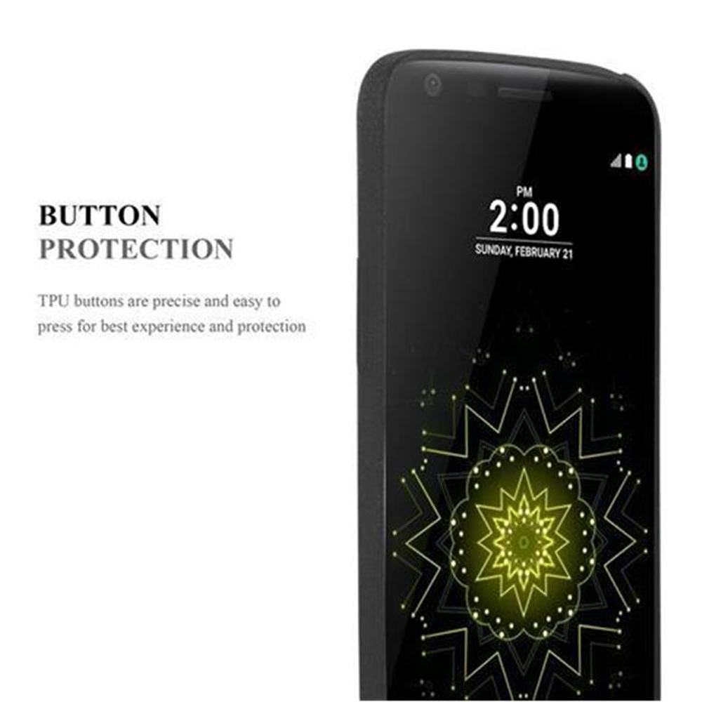 Un telefono con custodia nera, che mostra l'ora e la data sullo schermo. La custodia ha la protezione dei pulsanti.