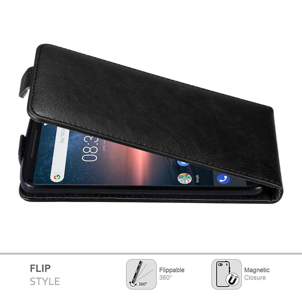 Eine schwarze Handyhülle mit einem Telefon darin. Die Hülle ist offen. Text unten: 'Flip Style'.