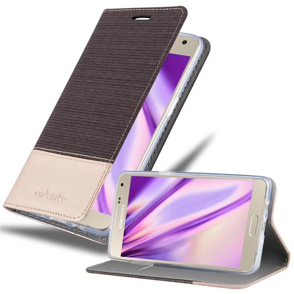 Una funda marrón y beige con un teléfono dentro, con la funda abierta y otro teléfono.