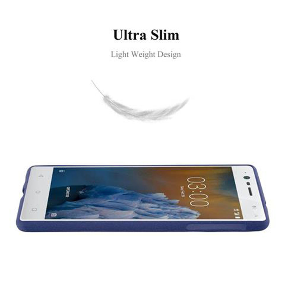 Un telefono blu con un design leggero. Il telefono è sdraiato e ha un orologio sullo schermo.