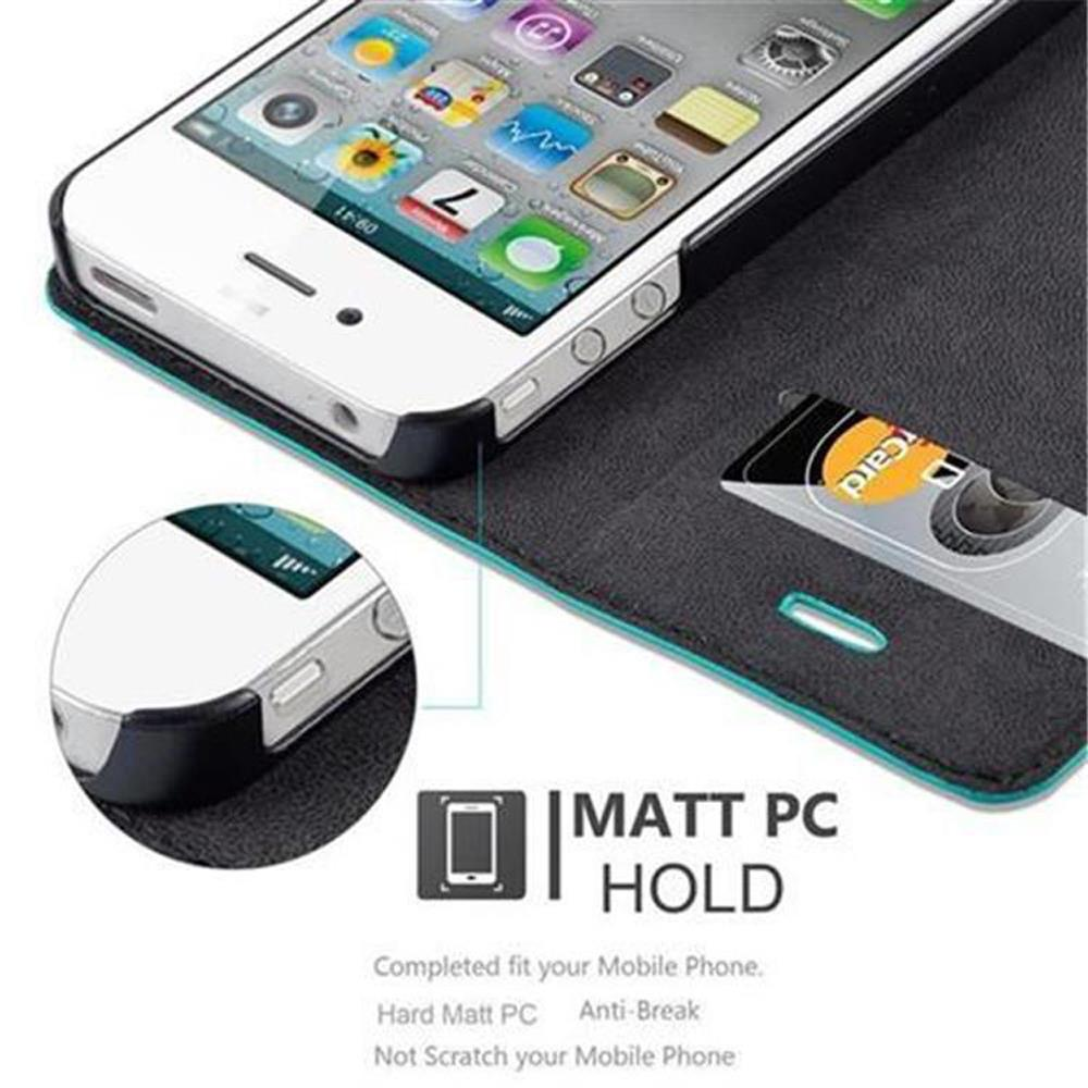 Un telefono dentro una custodia. La custodia è aperta, mostrando una fessura per carte. Testo: 'Matt PC Hold'.