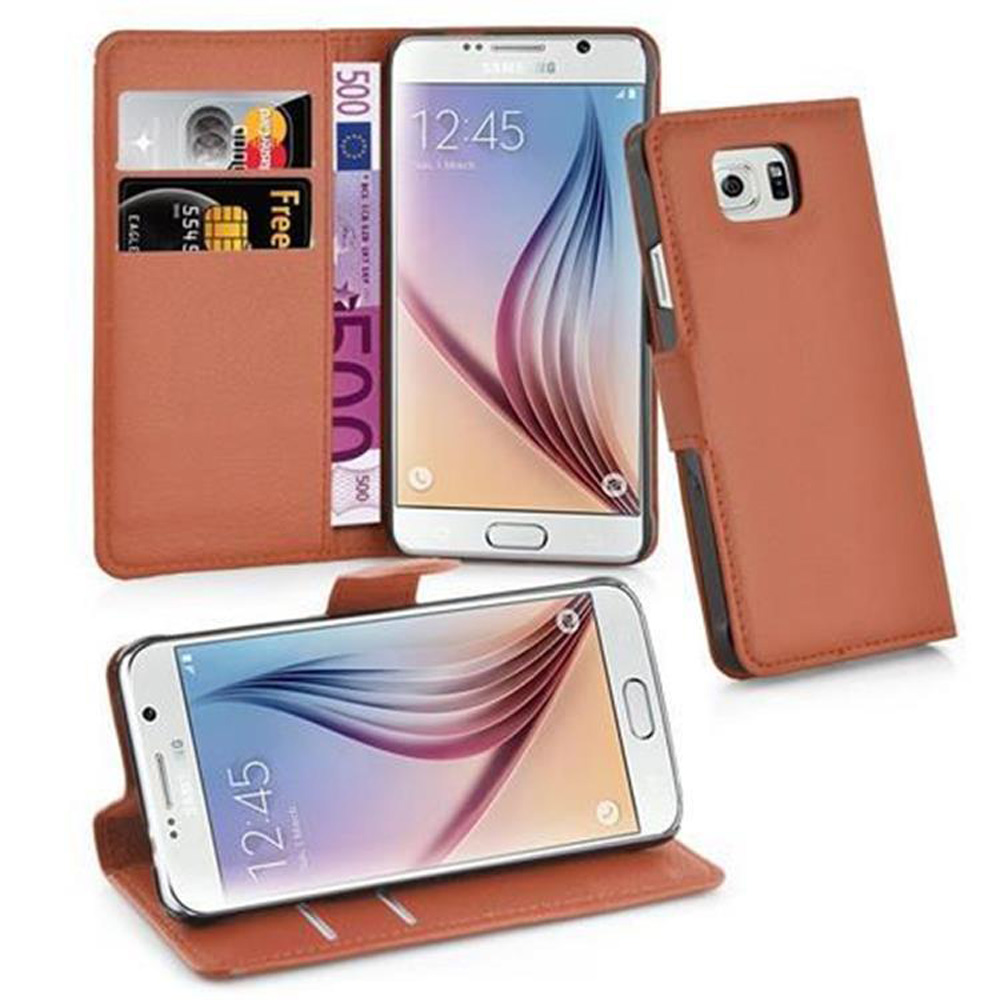 Due telefoni e una custodia a portafoglio. La custodia è rossa con fessure per carte. I telefoni mostrano l'ora e le app.