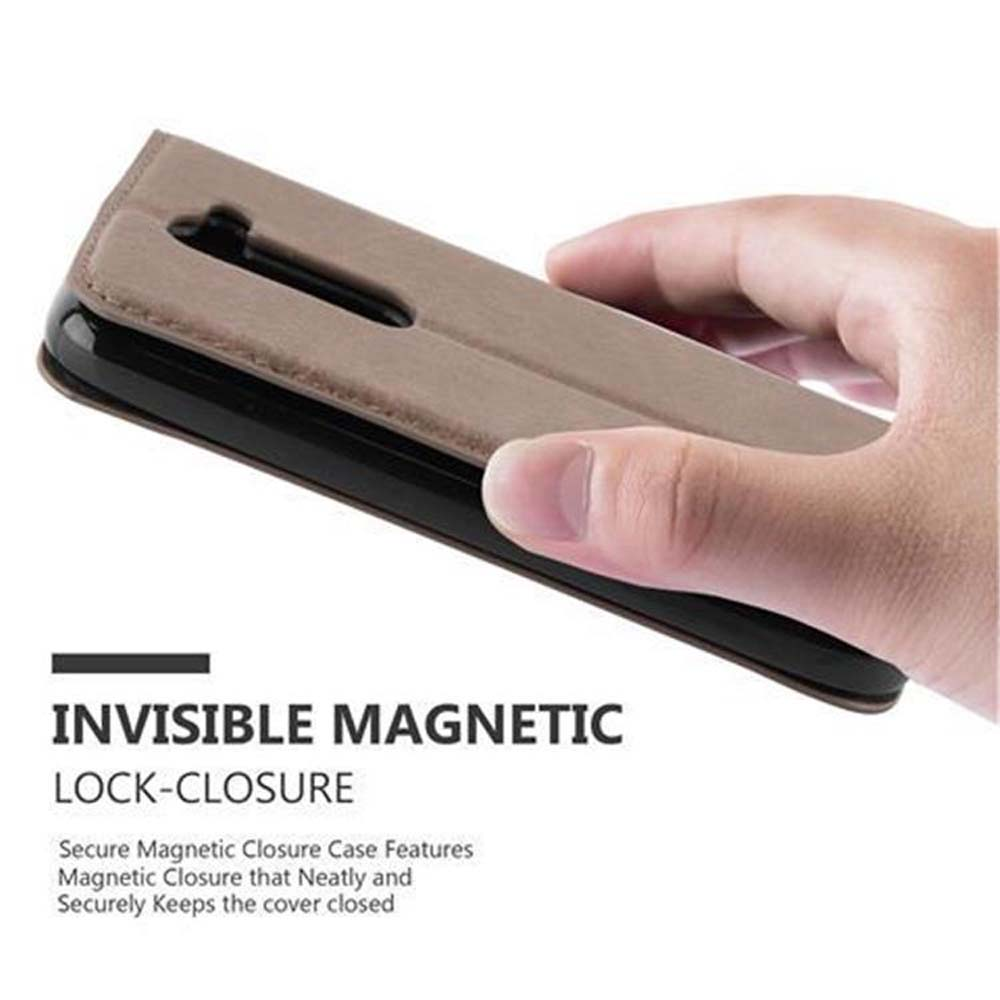 Hand hält braune Handyhülle. Text: Unsichtbarer Magnetverschluss. Magnetverschluss-Funktionen.