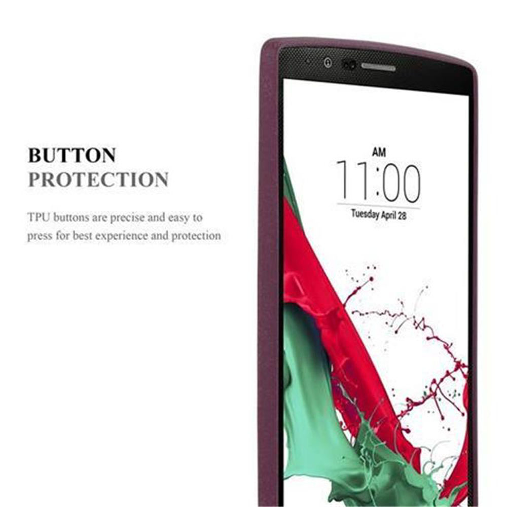 Un teléfono con una funda morada. La pantalla muestra la hora.