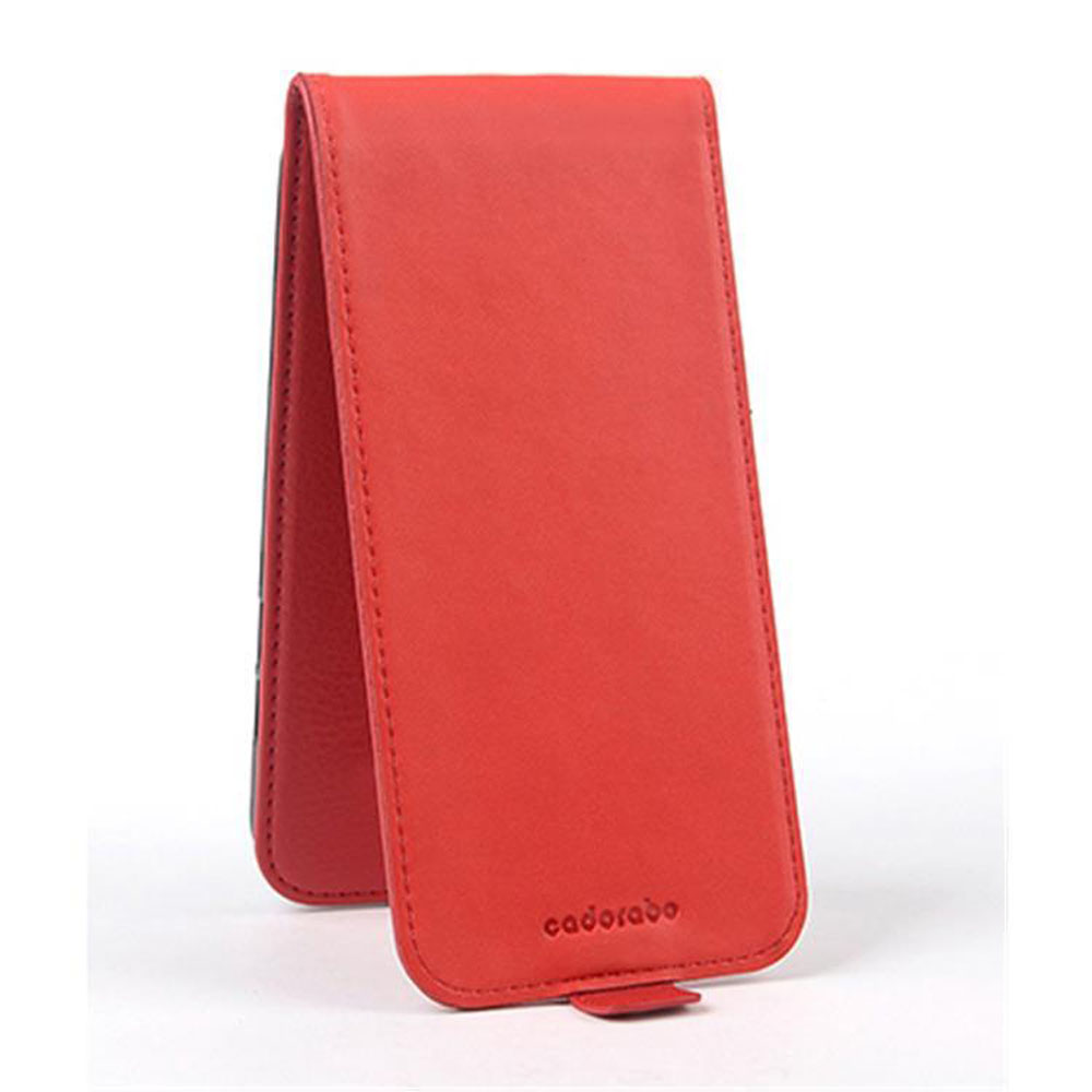 Custodia per telefono in pelle rossa, aperta. Marchio 'cadorabo' in basso.