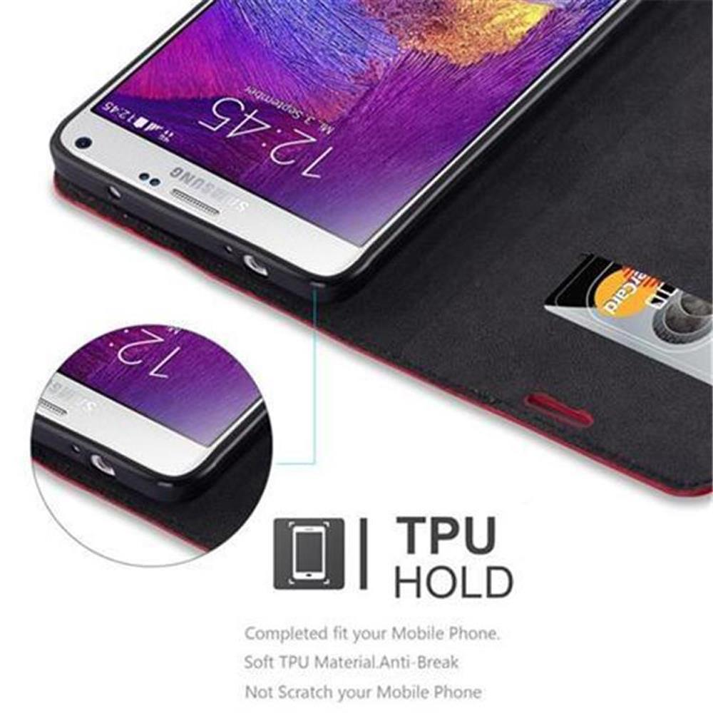 Schwarzes Telefon in roter Brieftasche. Uhrzeit auf dem Telefon angezeigt. Ein Kartenfach ist sichtbar.