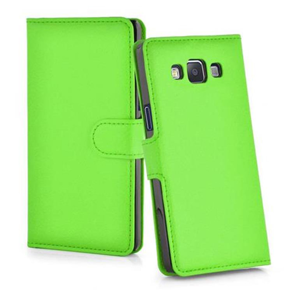 Custodia verde per telefono, aperta e chiusa. Un telefono è visibile all'interno.