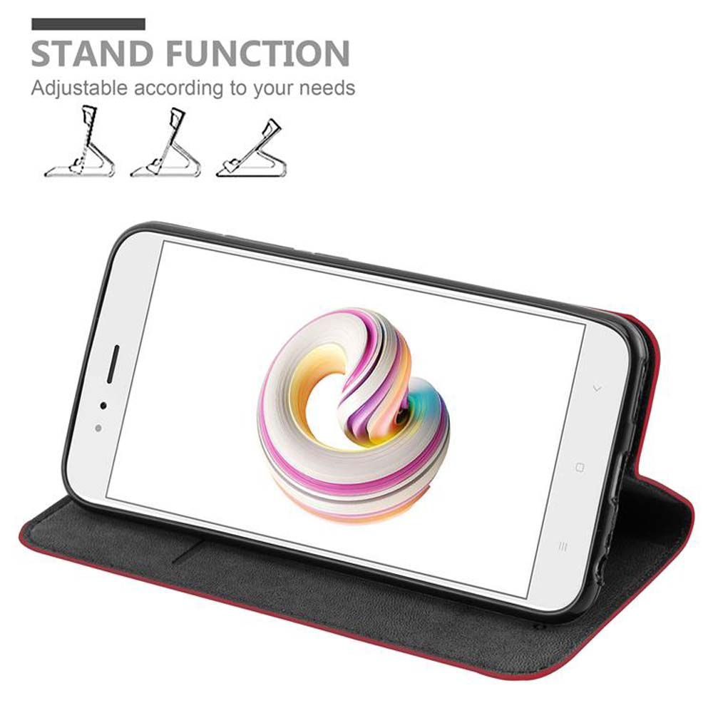 Lo schermo di un telefono mostra un vortice colorato. Il telefono è in una custodia nera e rossa.