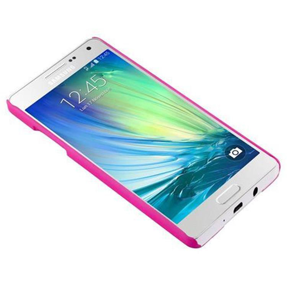 Ein weißes Telefon mit pinkfarbenem Gehäuse. Der Bildschirm zeigt Uhrzeit und Datum. Schräge Ansicht.