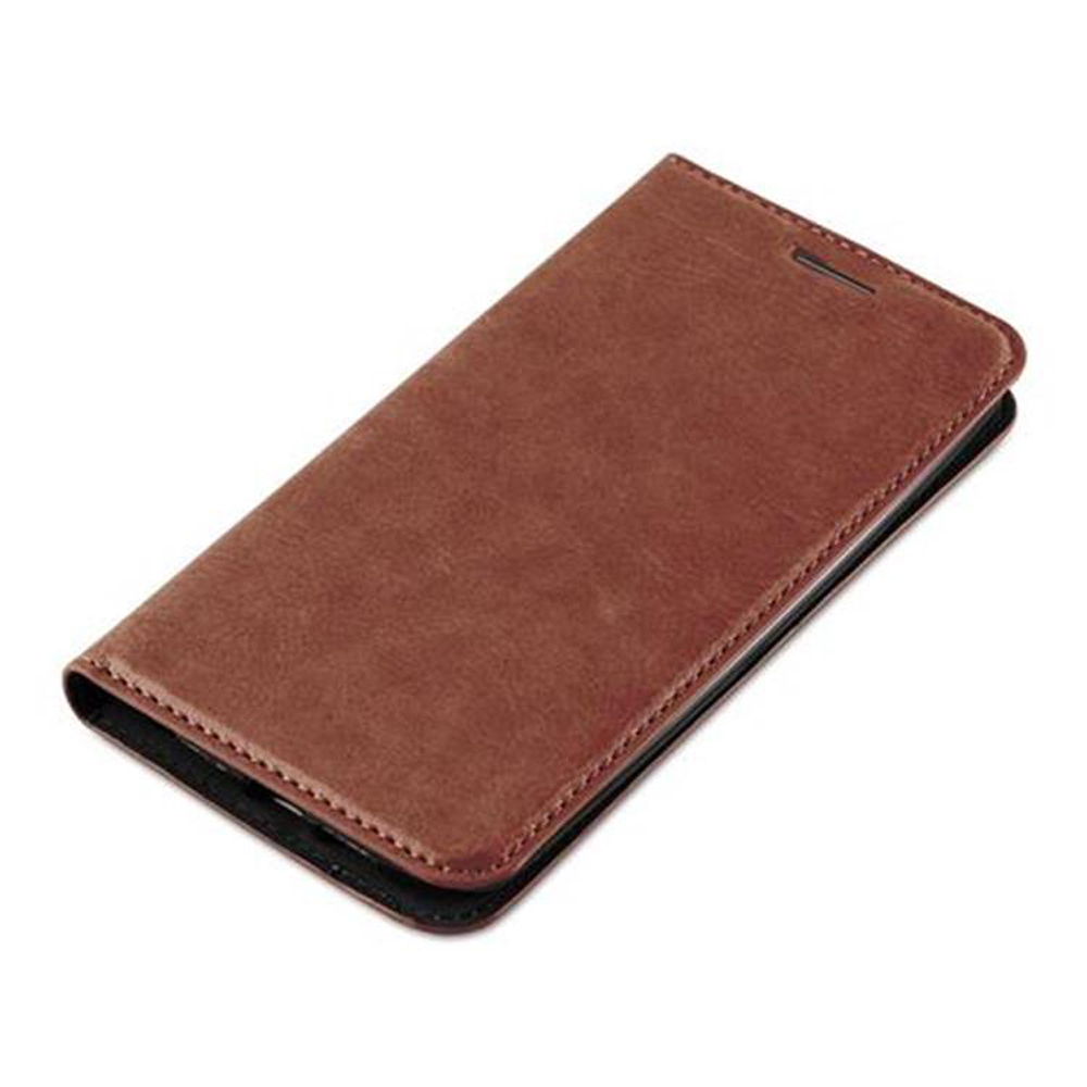 Braune Leder-Handyhülle, geschlossen, mit Nahtdetails.