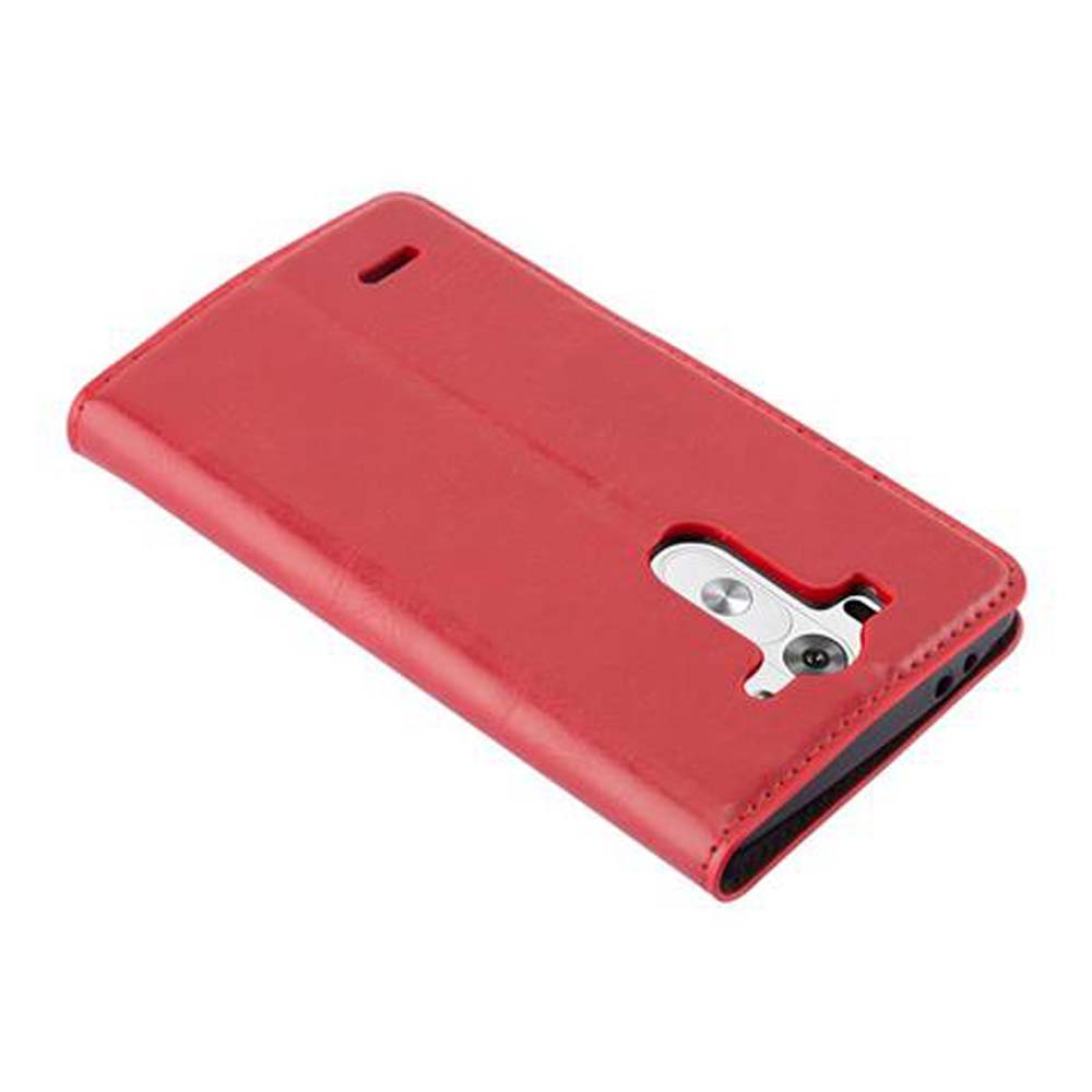 Funda roja de cuero con recortes para la cámara.