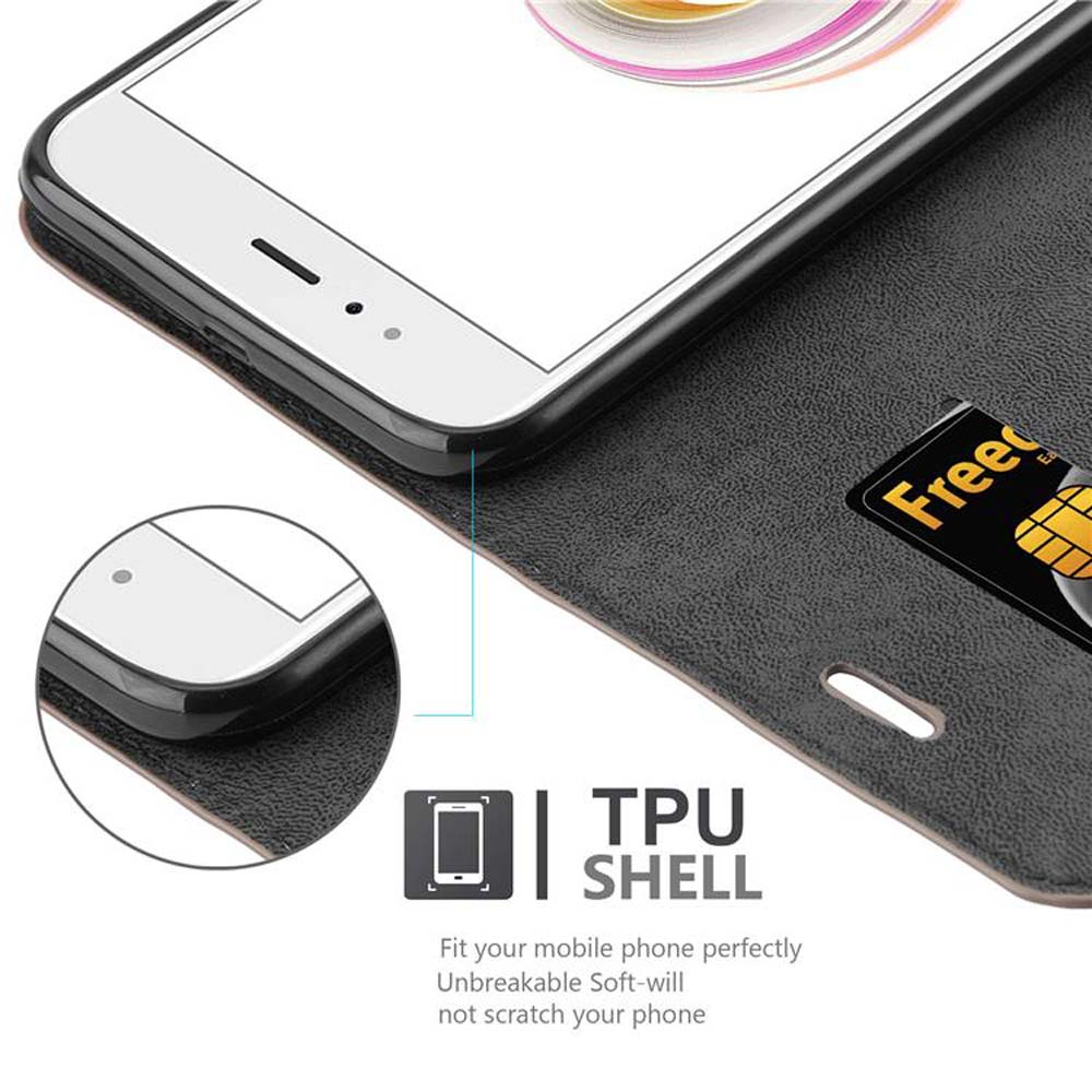 Un primo piano di un telefono in una custodia. Una carta di credito è visibile. Il testo dice guscio in TPU.
