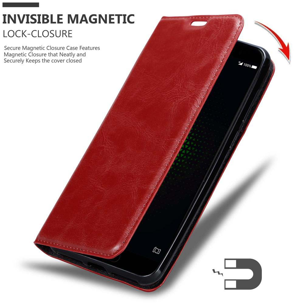 Rote Handyhülle geöffnet, zeigt ein schwarzes Telefon. Magnetverschluss wird mit einem Pfeil angezeigt.