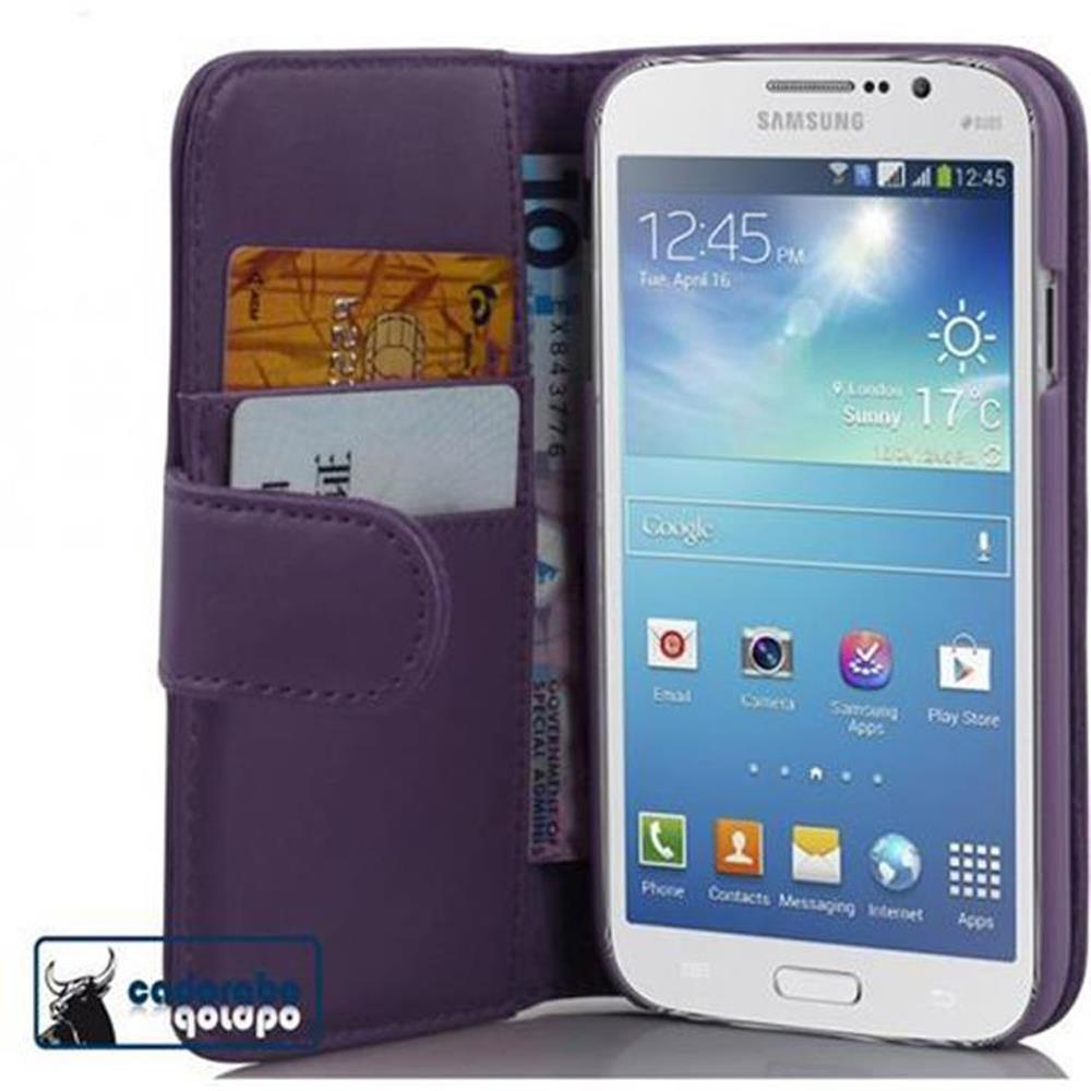 Una custodia viola, aperta con un telefono all'interno. Il telefono mostra una schermata iniziale con l'ora. Carte nella custodia.