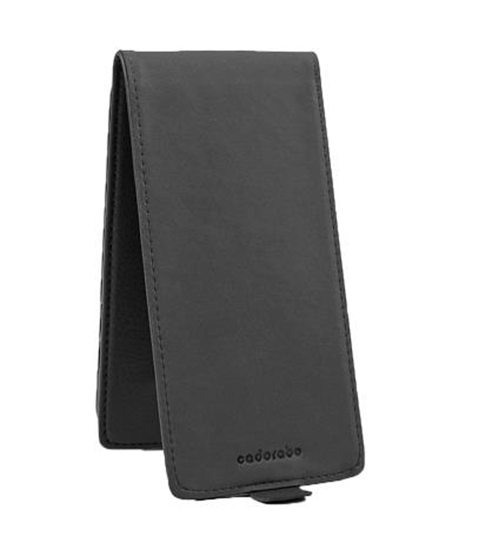 Funda de teléfono de cuero negro, doblada por la mitad.