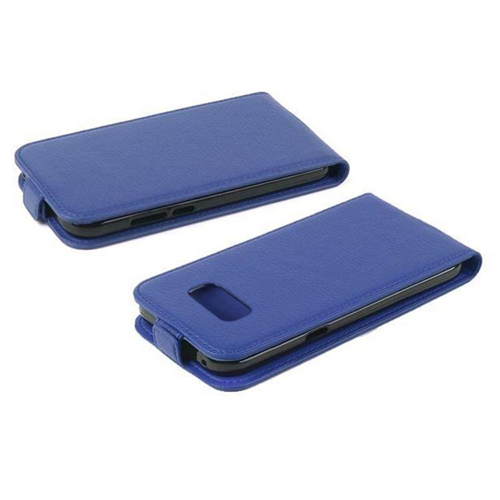 Due custodie blu per telefono. Entrambe sono chiuse, mostrando l'esterno della custodia.